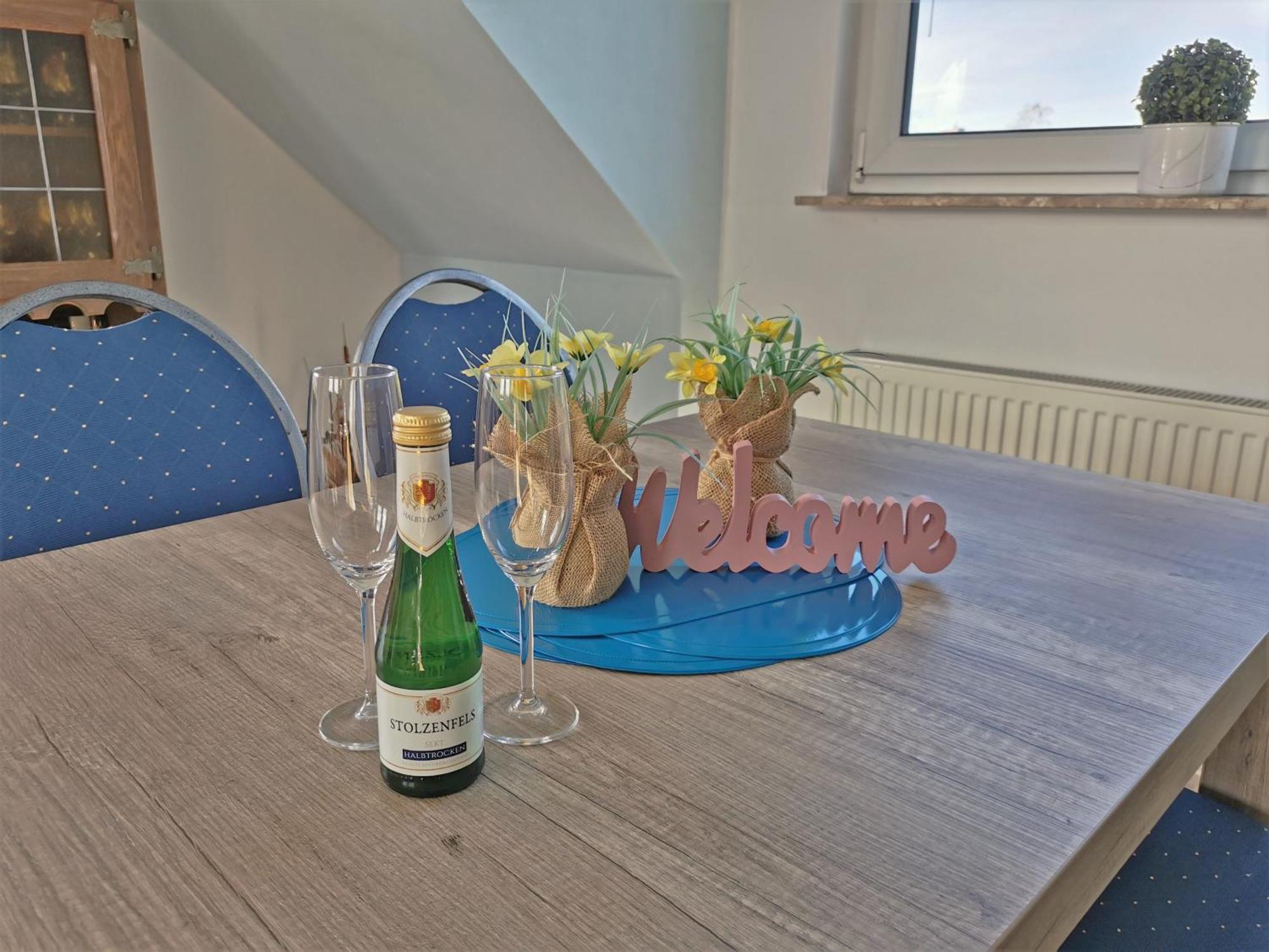 Thiessen - Ferienwohnung Mit Sonnigem Balkon Silberstedt Bagian luar foto